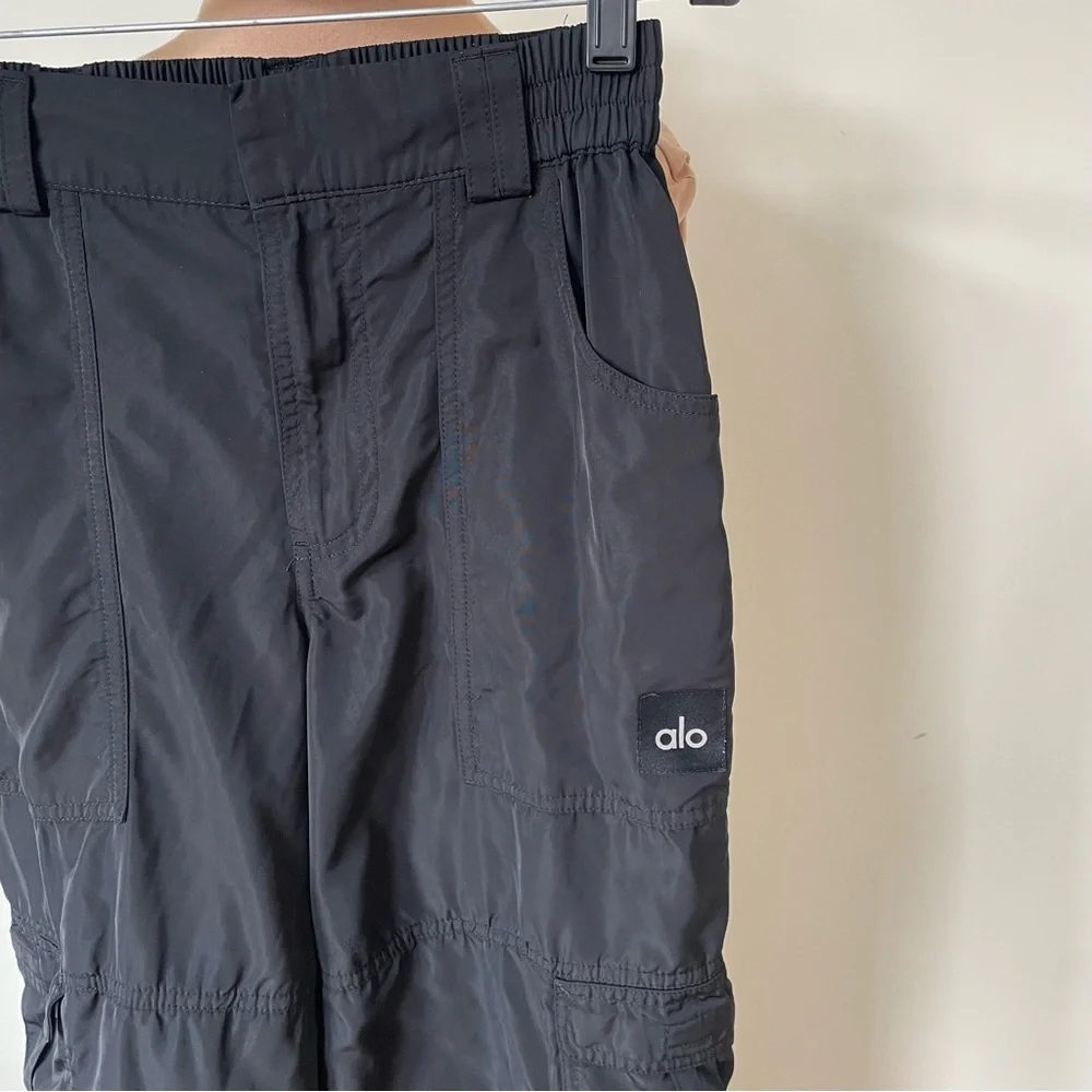 Alo Yoga High-Waist Ski-Moto Black Puffer Cargo Pocket Zipper Hem Pants EUC XXS